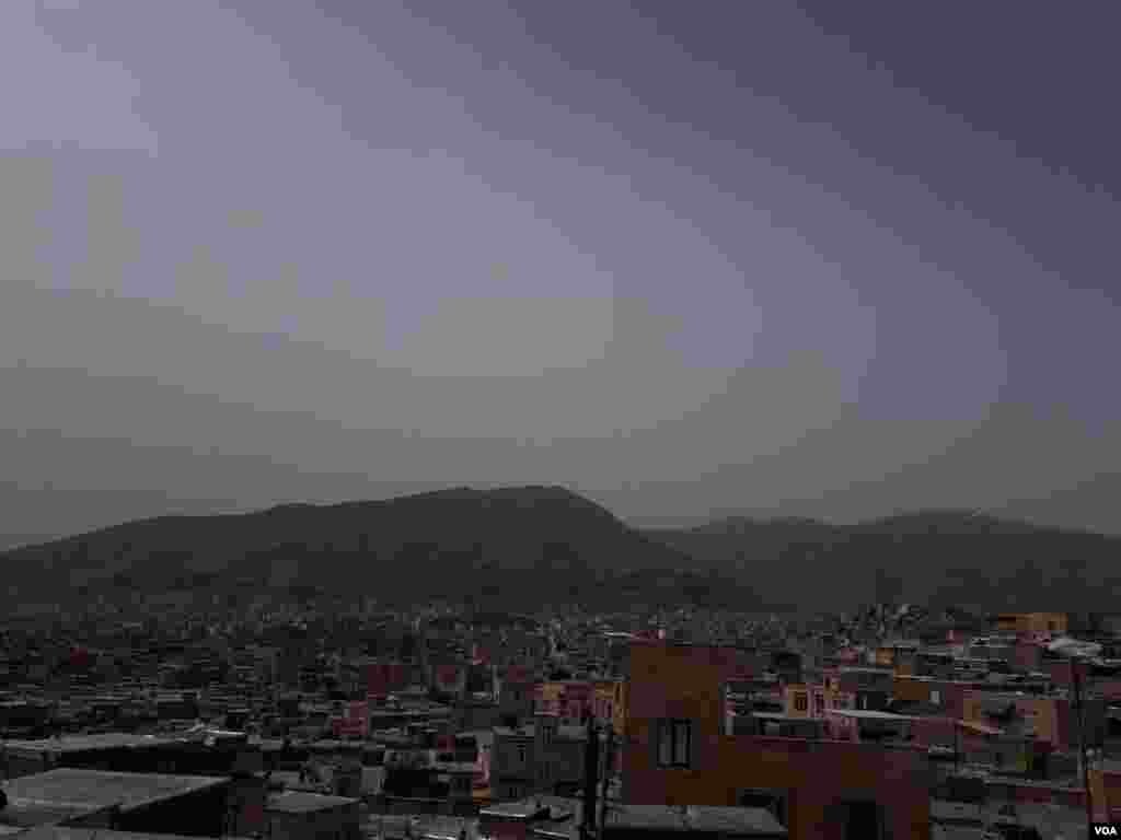 نمایی از سنندج و کوه آبیدار عکس: شهرام (ارسالی شما) 