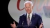 Biden enfrenta escrutinio entre demócratas por su conducta con mujeres