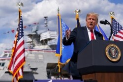 도널드 트럼프 미국 대통령이 지난 25일 미국 위스콘신주 마리네트에서 열린 유세에서 연설했다.