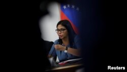 Delcy Rodriguez, presidenta de la Asamblea Constituyente de Venezuela, dice que el organismo que preside regulará las redes sociales.