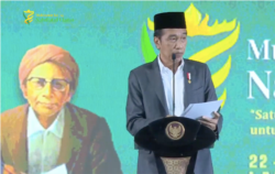 Presiden Joko Widodo membuka resmi Muktamar NU ke 34 di Lampung, Rabu (22/12). (Foto: VOA/Nurhadi)