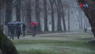 Снег на првиот ден од пролетта