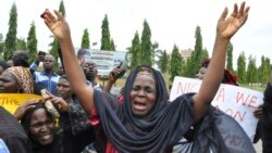 آرشیف:اعتراض ها اعضای خانواده های دختران مکتب ربوده شده در نایجریا