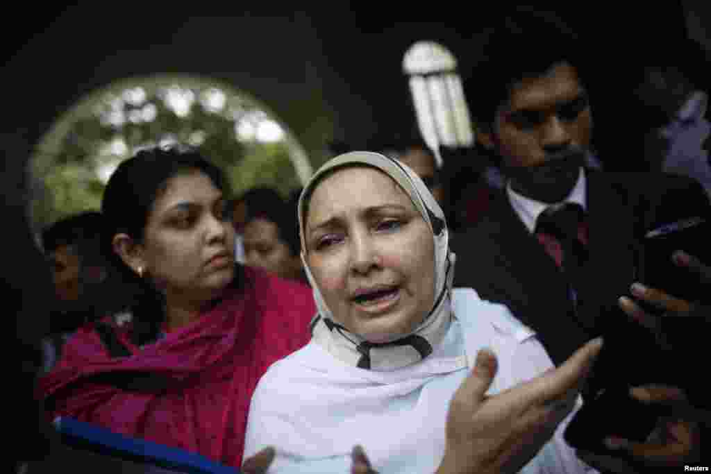 Farhat Quader Chowdhury, the wife of Salauddin Quader Chowdhury, speaks to the media after her husband was sentenced to death, Dhaka, Oct. 1, 2013. 