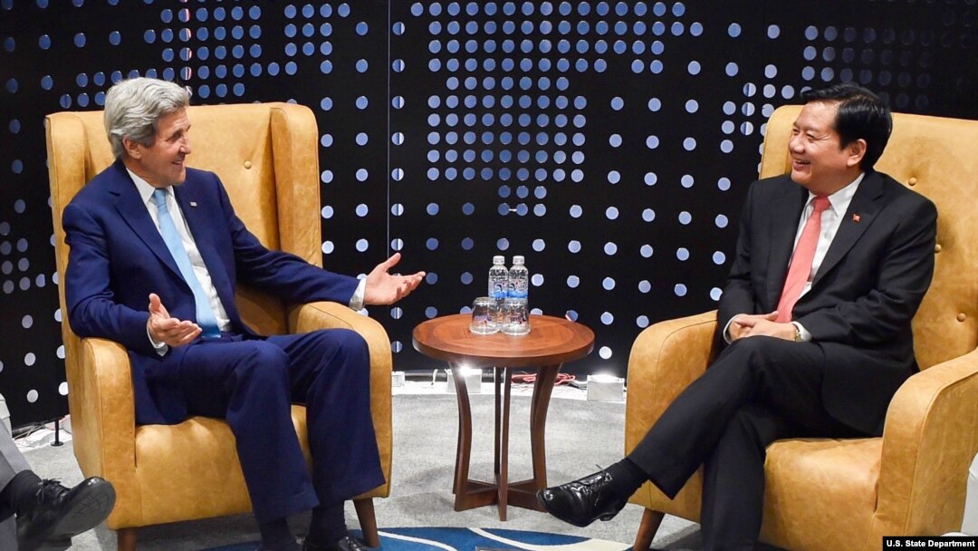 Ông Đinh La Thăng gặp Ngoại trưởng Hoa Kỳ John Kerry thời còn làm Bí thư Thành ủy TP HCM hồi giữa năm 2016.