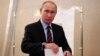 Как бы наблюдение: Москва зовет «гостей Крыма» оценить выборы