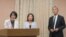 台湾外交两岸事务官员星期四在立法院接受质询（美国之音张永泰拍摄）