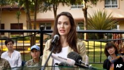 Actress Angelina Jolie speaks to the media after meeting with the British Peace Support Team for East Africa, at the International Peace Support Training Center in Nairobi, Kenya, June 20, 2017. 