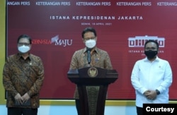 Menteri Kesehatan Budi Gunadi Sadikin memberikan keterangan pers di Istana Kepresidenan , Jakarta, Senin, 19 April 2021. (Foto: Biro Setpres)