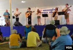 Performances on the festival stages included Scottish bagpipes, flamenco, salsa, Slovakian flutes and 'old-timey' American music.
