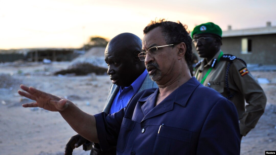 AU Special Representative Mahamet Annadiff Saleh toured AMISOM's Mogadishu base when he arrived in Mogadishu in 2012.