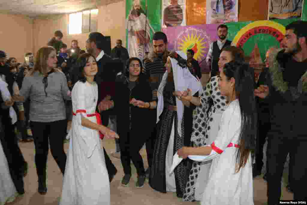 Êzîdîyên Efrînê di Cejna Xizir Îlyas da li Şehba