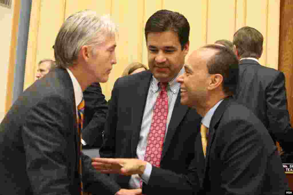 Además de hablar con Labrador, el legislador Gutiérrez también dialogó con otros congresistas republicanos con el fin de crear lazos para avanzar en el debate sobre la reforma migratoria. 