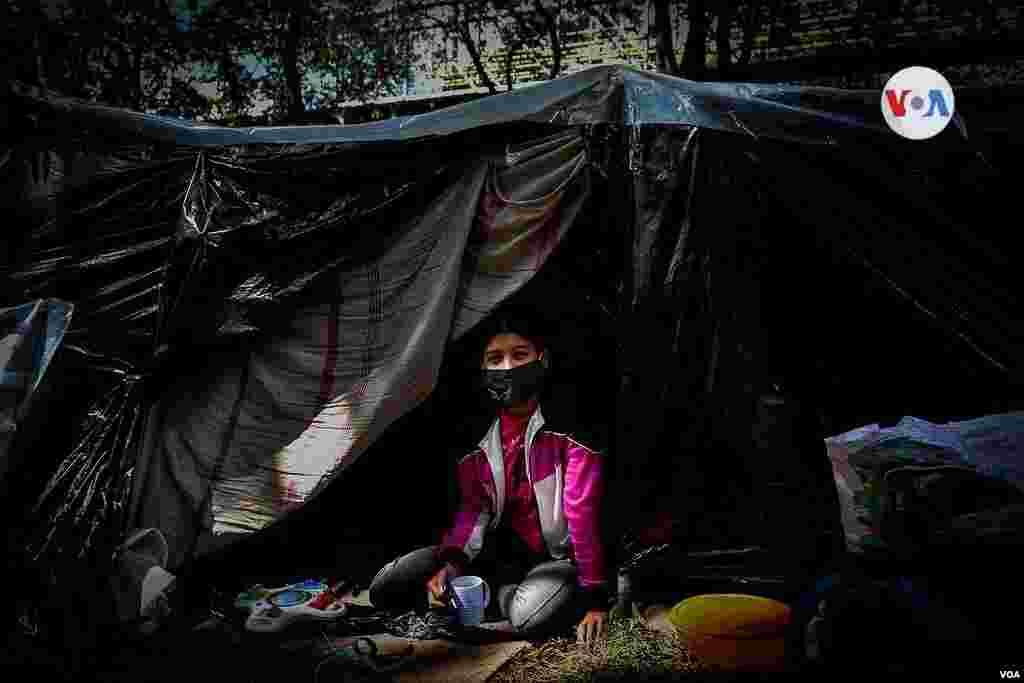 Seg&#250;n los l&#237;deres del campamento, el martes hab&#237;a alrededor 450 personas. Entre estas 150 ni&#241;os y 100 adultos mayores.