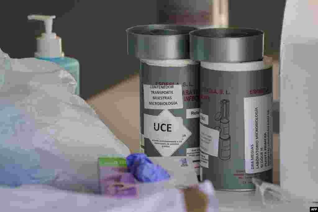 جرمنی میں شاہراہوں سے گزرنے والے افراد سے حاصل نمونے مختلف کنٹینرز میں محفوظ کیے گئے اور بعد میں ان کا تفصیلی جائزہ لیا گیا۔