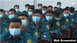 សមាជិកនៃកងជីវពលសមុទ្រអចិន្ត្រៃយ៍វៀតណាម ចូលរួមពិធីបើកសម្ពោធអង្គភាព នៅខេត្តក្រមួនស ឬ Kien Giang កាលពីថ្ងៃទី០៩ ខែមិថុនា ឆ្នាំ២០២១ កន្លងទៅ។ (រូបថត៖ ទូរទស្សន៍រដ្ឋខេត្ត Kien Giang ប្រទេសវៀតណាម)