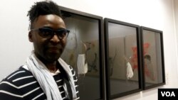 Angolan artist Januario Jano, Paris, Nov. 9, 2017. (L. Bryant/VOA)