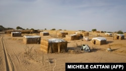 Une photo prise le 8 novembre montre le camp de réfugiés de Baga Sola dans le sud du Tchad, où plus de 10.000 réfugiés et déplacés internes en provenance du Tchad, du Nigeria, du Niger et du Cameroun ont trouvé refuge contre la menace de Boko Haram. 