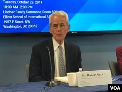 美国乔治华盛顿大学国际事务实践教授沙特2019年10月29日参加台海两岸关系座谈会(美国之音锺辰芳拍摄)