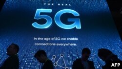 지난 1월 미국 라스베이거스에서 열린 CES 박람회에 5G 홍보 안내판이 설치됐다.