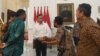 Jokowi memberikan penjelasan terkait Dewan Pengawas KPK kepada Jurnalis di Istana, Jumat (1/11). (Foto: Setneg)