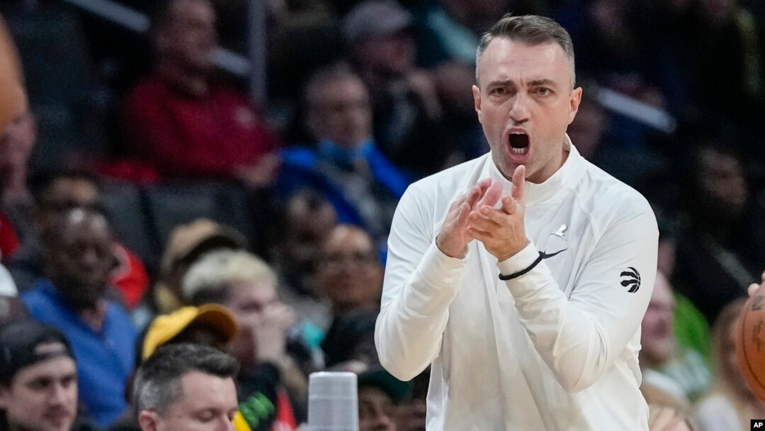 Darko Rajaković tokom utakmice protiv Vizardsa u Vašingtonu, 27. decembra 2023. (Foto: AP/Alex Brandon)