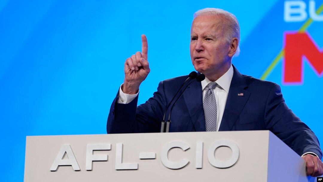 Presiden AS Joe Biden menyampaikan pidato dalam sebuah acara di Philadelphia, pada 14 Juni 2022. (Foto: AP/Susan Walsh)