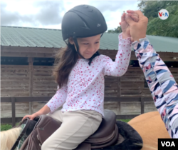 Danna Isabella, tiene seis años y padece el síndrome de “Dandy-Walker”, una anomalía congénita que se caracteriza por la presencia de hidrocefalia.