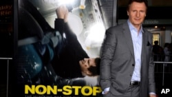 Aktor Liam Neeson pada pemutaran perdana film "Non-Stop" di Los Angeles (24/2). (AP/Jordan Strauss)