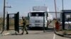 Đoàn xe cứu trợ Nga băng qua biên giới vào Ukraine