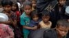 Vaksinasi Massal untuk Hentikan Difteri Dilakukan di Kamp Pengungsi Rohingya