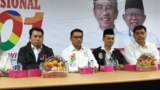 Tim Kampanye Nasional (TKN) Jokowi-Ma'ruf saat meresmikan Posko Pengaduan Nasional Kecurangan Pemilu Presiden 2019 di Rumah Aspirasi Jokowi-Ma'ruf, Jakarta, Selasa (9/4). (Foto: VOA/Sasmito Madrim)