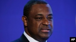 Jeffrey Webb duruşmaya çıkarıldıktan sonra 10 milyon dolar kefaletle serbest bırakıldı. 50 yaşındaki Webb hem İngiliz hem de Cayman Adaları vatandaşı