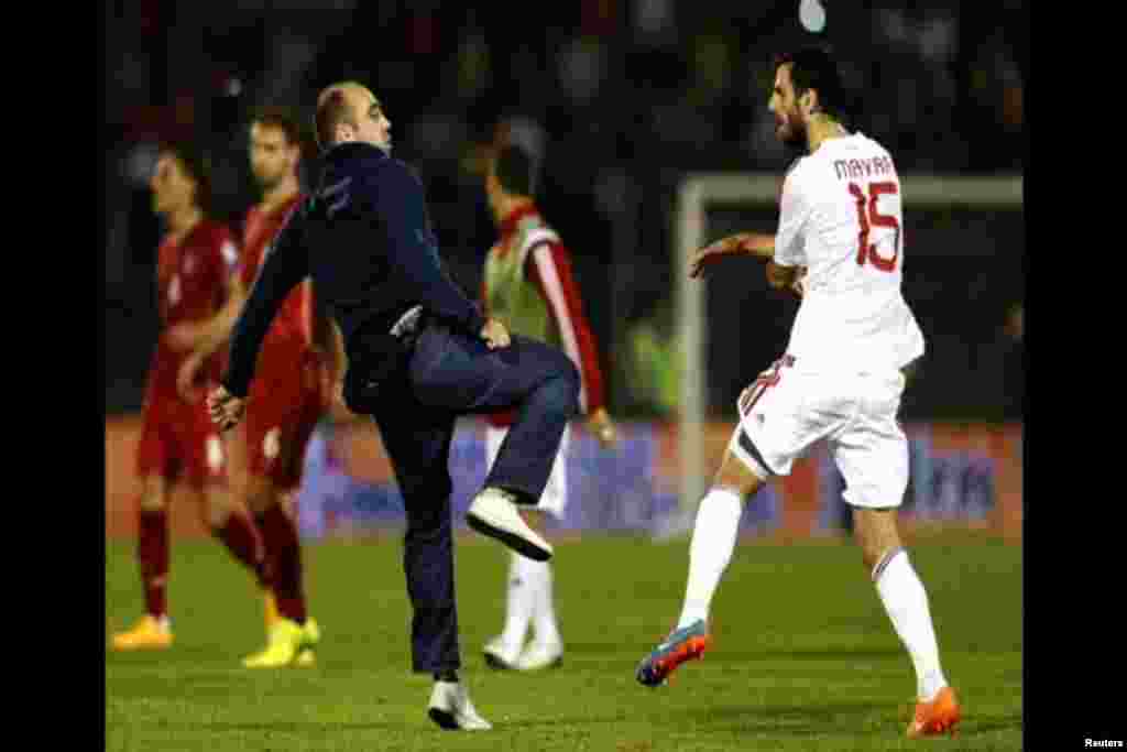Dron prekinuo kvalifikacioni meč između Srbije i Albanije za Evropski šampionat u fudbalu 2016. 