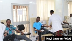 La salle de prélevement, à Lomé, Togo, le 12 juillet 2019. (VOA/Kayi Lawson)