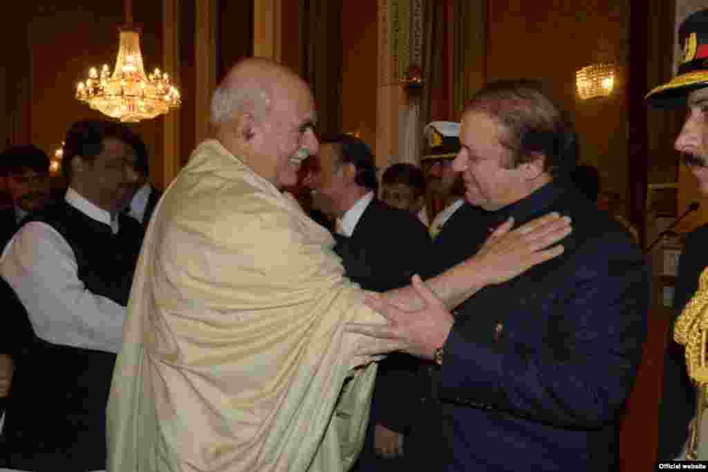  63 سالہ نواز شریف کی تقریباً تیرہ سال آٹھ ماہ بعد پارلیمانی سیاست میں واپسی ہوئی.