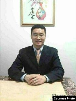 广州律师唐荆陵(“唐荆陵太太”博客图片)