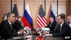 Dünya liderləri ABŞ və Rusiya arasında START müqaviləsinin ratifikasiyasını alqışlayır