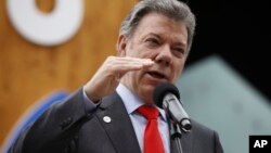 Santos ganó el Premio Nobel de la Paz el mes pasado por sus esfuerzos apara terminar una guerra de medio siglo con la guerrilla marxista de las FARC.