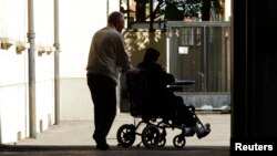 El proyecto busca proporcionar una mejor movilidad a paralíticos y personas sin brazos.
