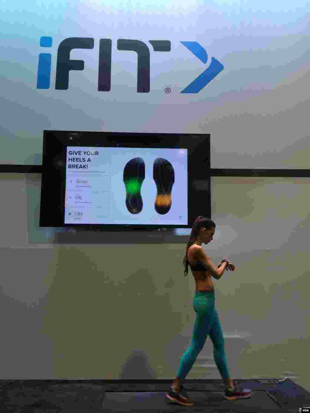 شرکت آیفیت با بررسی فشار وارده روی کف پا، به کاربر بصورت آنی اطلاع میدهد که راه رفتن او صحیح است یا خیر.