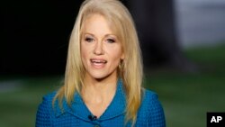 Las declaraciones de Conway parecen indicar un cambio de postura de la Casa Blanca que antes insitía en que corresponde a los electores de Alabama decidir la suerte de Moore.