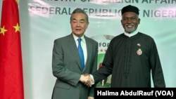 Menteri Luar Negeri China Wang Yi bertemu Menlu Nigeria Yusuf Tuggar di Abuja, Kamis (9/1).