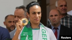 Après son sacre olympique, Imane Khelif s'était défendue en se qualifiant de "femme forte" dotée de "pouvoirs spéciaux" et en saisissant la justice française.