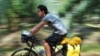 Chàng trai gốc Việt đạp xe vòng quanh thế giới vì môi trường