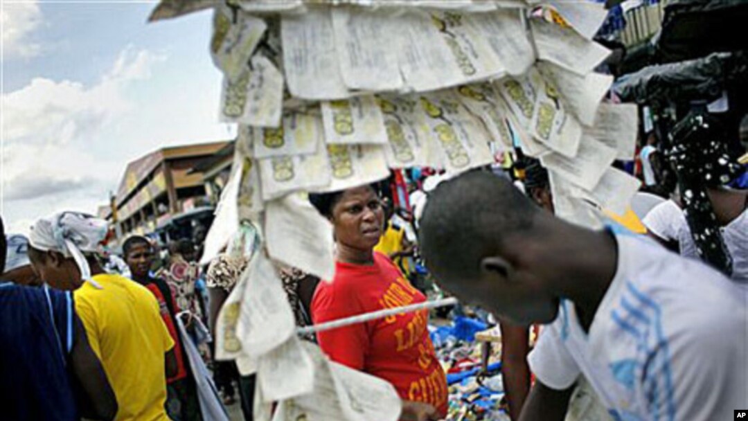 Street markets reopen in Abidjan, Ivory Coast, after results released early saw President Laurent Gbagbo and opposition leader Alassane Ouattara face each other in a run-off election for president, 4 Nov 2010