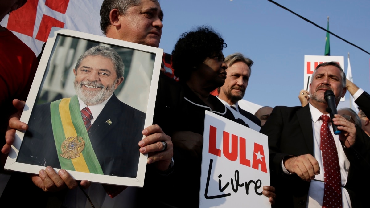 Lula to name his former defense lawyer to Brazil Supreme Court