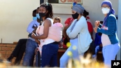 Veruzhinji vari kuyeuchidzwa kuti chirwere cheCOVID-19 hacvhisati chapera, nekudaro havafasnirwe kusiya tsika yekupfeka mamasiki.