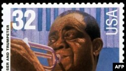 Почтовая марка США, выпущенная 1 сентября 1995 года в честь легендарного джазового трубача Луи Армстронга