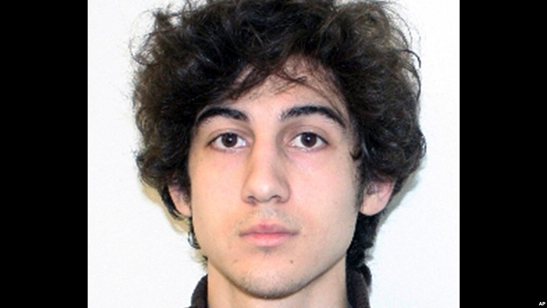 Tersangka pemboman Maraton Boston Dzhokhar Tsarnaev dalam foto yang diambil oleh FBI, April 2013.